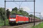 Two different types of catenary poles are passed by at Dordrecht Zuid on 19 July 2018 with an iron ore train with 189 036 at the reins. 