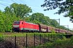 Empty coal train with 189 028 passes Tilburg Oude warande on 8 May 2020.