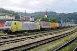 TX Log 189 930 enters Kufstein on the evening of 3 June 2015. After an one hour break, she will continue towards Brennero with assistance of an extra loco in front and a banker. 