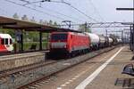 Mixed freight with 189 082 at the reins passes through Dordrecht on 18 May 2019.