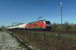 On 18 March 2022 DBC 189 054 hauls an LNG train through Tilburg-Reeshof.
