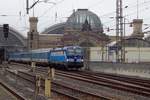 During a drizzle, ELL/CD 193 293 hauls her EC tp Praha hl.n. out of Dresden Hbf on 5 April 2018. 