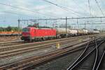 With ten tank wagons, 193 305 enters Roosendaal on 14 July 2022 and will continue toward Vlissingen-Sloehaven after a short break.