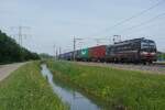 SBBCO 193 659 hauls an intermodal through Valburg CUP on 29 May 2026.