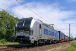 The RTB Cargo Siemens Vectron MS 6193 173 with a long freight train from Germany to the port of Antwerp.