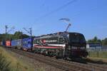 On 7 August 2025 SBBCI 193 658 hauls an intermodal train through Venlo Vierpaardjes.