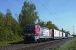Adesso 193 181 hauls an intermodal train near Kaarst Broicherseite on 24 April 2026.