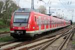 S-Bahn 430 125 is about to call at Mainz-Bisschofsheim on 29 May 2014.
