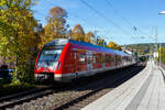 Der vierteilige Elektrotriebzug 430 058 / 431 058 / 431 558 / 430 558 der S-Bahn Stuttgart (DB Regio AG - Baden-Württemberg) fährt am 16 Oktober 2026, wohl auf Werkstattfahrt, durch den Bahnhof Kirchen/Sieg in Richtung Köln. 