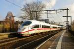 ICE 406 011 speeds through Arnhem-Velperpoort on 1 December 2017.