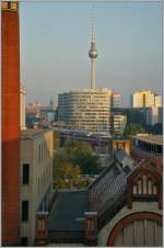 An ICE in the  glens  of Berlin...
(Pictures from the IBIS Hotel)
18.09.2012