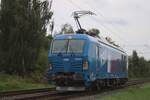 After having delivered a cereals train at Duisburg, RBP 248 051 returns solo to Neuss and passes Kaarst againg on 8 August 2025.