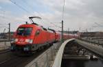 Here 182 012-5 with a local train from Wittenberge to Cottbus. Berlin central station, 6.4.2012.