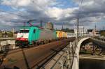 Here 186 241-6 with 5 370 009 and EC44 from Warsawa Wschodnia to Berlin central station, at the entrance to the main station in Berlin.