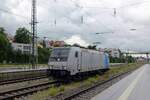 Railpool 185 690 rides solo through Passau Hbf on a wet 28 August 2021.