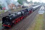 It rains seriously on 21 September 2014 when Frankfurter 01 118 is about to quit Neuenmarkt-Wirsberg with a steam shuttle to Marktschorgast cross the Schiefe Ebene.