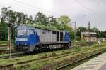 RBH 901 runs light through Gladbeck West on 19 May 2015.