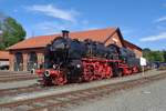 Interesting duties: top express passenger train engine 18 612 has been coupled on a two-axle freight wagon carrying beer in the DDM at Neuenmarkt-Wirsberg on 20 May 2018. 