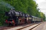 A second shot on a sandwich: The 52 8134-0 Railway friends Betzdorf pushes with red lights and the WEBA 7 (MaK OnRail DH 1004/8) of the Westerwaldbahn pulls the special train at the station Ingelbach