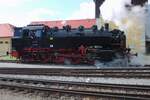 PRESS 86 333 paruje w Benešov u Prahy 28 września 2025 podczas festiwalu pociągów STEAM56.
