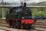 UEF's  75 1118 stands at Villingen (Schwarzwald)  after having taken fresh water on 16 May 2026. Bacause steam loco don't  run anymore in standard traffic, moststations have discarded their steam locomotive maintenance equipment, likt water hoses, so ...