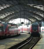 A RE5 to Koblenz is arriving in Cologne main station on August 22nd 2013.