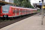 Wunstorf-station in lower saxonie, just arrived this stoptrain of the line S2, it's an class 424 electricle multiple units in doubbletraction.