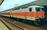 Scanned photo of 143 635 in S-Bahn livery at Essen Hbf on 23 July 1998.