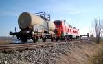 Tank wagon with sufuric acid and 225 088-8 at Illertissen, February 20th, 2008.