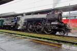 BBÖ 310.23 takes shelter from the rain at Ostrava hl.n. on 23 September 2017 -as does your photographer!