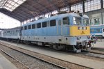 MAV 431 357 calls at Budapest Nyugati on 6 May 2016.