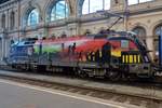 Commemorating the Pan-European Picknick at Sopron on the Austrian-Hungarian border (the event, that preticipated the downfall of the Iron Curtain), GySEV painted 470 505 in this colourfull scheme. On 21 September 2017, this still looks fine at a very rainy Budapest Keleti pu at about 18;00 in the evening. 