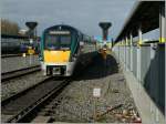 The 22 352 is leaving Dublin Heuston.