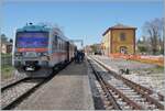 The FER Aln 663 068 and 078 on the way from Parma to Suzzara by his stop in Brescello. 

17.04.2023