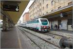 The FS E 403 005 arrives with its night train IN 798 from Salerno (departure 20:38) punctually at its destination Torino PN (arrival 09:20).