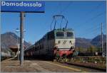 The FS E 656 040 with an EXPP EC to Rho Fiera Milano in Domodossola.
26.10.2015