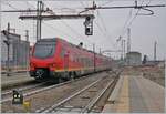 The bimodular FS Trenitalia BUM BTR 813 004 has arrived in Chivasso from Torino and is now heading to Aosta after changing direction. The train runs electrically to Ivrea and then continues to Aosta with diesel. 

February 24, 2023
