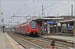 The bimodular FS Trenitalia BUM BTR 813 004 has arrived from Aosta to Chivasso as RV VdA 2726 and is now continuing to Torino Porta Nuova after changing direction.  
The train ran on diesel from Aosta to Ivrea and electrically from there.  

February 24, 2023