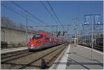 The Trenitalia FS ETR 400 048 is the FR 9291 on the way from Paris Gare de Lyon to Milano Centrale. This service is arriving at the Chambéry-Challes-les-Eaux Station.


20.03.2022
