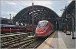 The FS Trenitalia ETR 400 033 is leaving Milano Centrale. 

08.11.2022