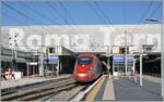 Na Roma Termini, pociąg FS Trenitalia ETR 400 007 oczekuje na odjazd.