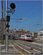 The FS Treniatila ETR 460 026 departs Civitavecchia as Frecciabianca FB 8620.