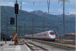 A Trenitalia ETR 610 on the way to the North in Giubianso.
20.05.2017