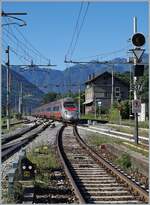 The FS Trenitalia ETR 610 003 on the way from Milan to Basel is arriving at Domodossola. 

25.06.2022
