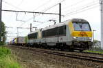Les CFL 3019 et 3018 avec le train de conteneurs 45781 du port d'Anvers à Bettembourg (Lux).