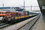 On 19 May 2004, RegioBunn with 3602 takes in passengers for the direction of Kautenbach, Ettelbrück and Troisvierges at Luxembourg.