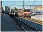 . The SNCF BB 15008 is heading the delayed EC 97  Iris  Bruxelles Midi - Zrich in Luxembourg City, while the EC 90  Vauban  Zrich - Bruxelles Midi is waiting to be headed by a SNCB engine on October 14th, 2007.