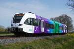 Arriva 256 passes your biking photographer between Hemmen-Dodewaard and Zetten-Andelst on a glorious 154 April 2026.