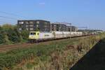 Coal train with CapTrain 186 153 at the reins passes through Tilburg-Reeshof on 23 August 2023.