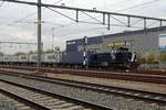 RFO 7110/5001572 shunts a container train at Blerick-Cabooter on 26 November 2020.